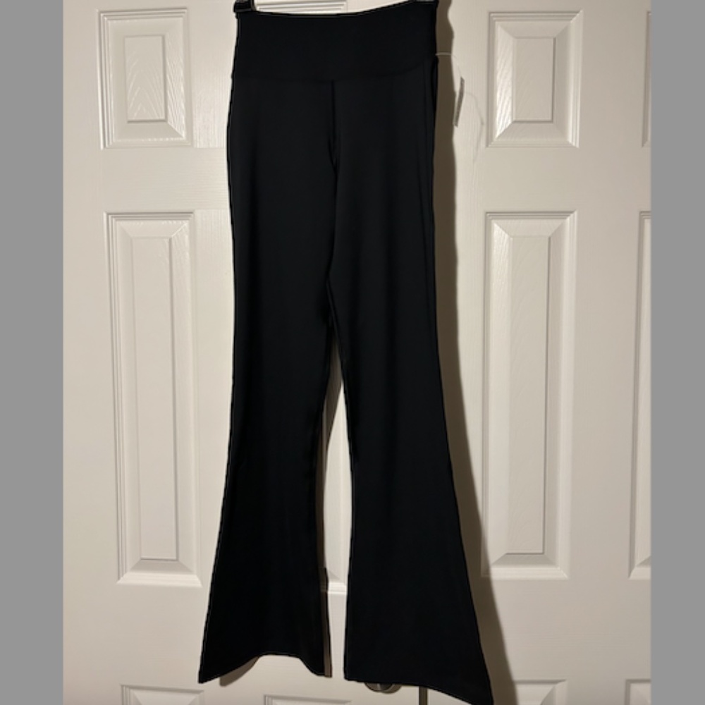 Amazon Essentials Women's Black Flare Leggings